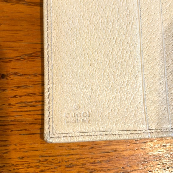 GUCCI Scarlett Monogram Canvas Logo Leather Bi-Fold Wallet. - Picture 8 of 15